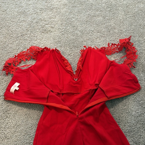 Red mini dress with lace detail - Picture 3 of 6